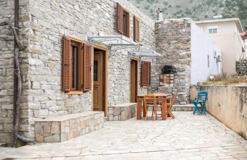 Embonas House | Echo Traditional House: Family-Friendly Retreat with Dining
