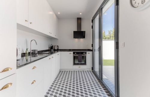 Nansouty-Saint-Genes House | Discover Echoppe Jaurès: Renovated Bordeaux Retreat