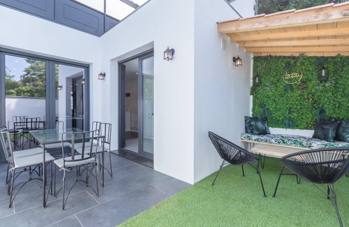 Nansouty-Saint-Genes House | Discover Echoppe Jaurès: Renovated Bordeaux Retreat