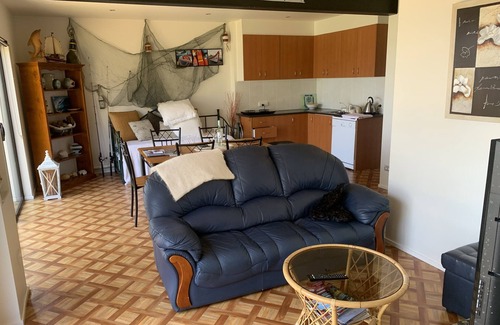 St. Georges Basin Apartment | Experience Echostayz Pelican Bay: Waterfront Escape
