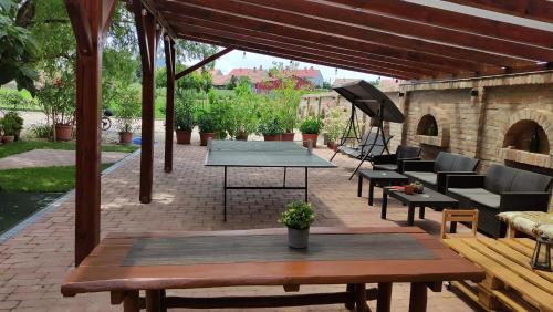 Villany House | Discover Eckhardt Vendégház: Pet-Friendly Oceanfront Retreat