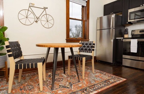 Roanoke Apartment | Prime 1 Bedroom Apartment Near Downtown Roanoke