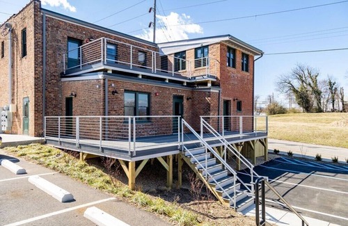 Roanoke Apartment | Prime 1 Bedroom Apartment Near Downtown Roanoke
