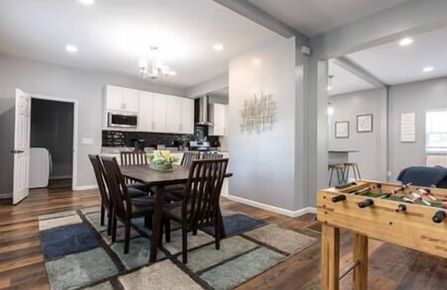 Fountain Square House | Eclectic and Spacious 6BR w/Pool Table & Foosball
