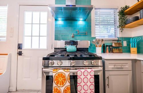 Uptown Apartment | Chic 2-Bed Retreat with Fast WIFI & Child-Friendly Amenities