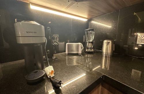 Colonia Cuauhtemoc Apartment | Guest Rated 10/10 Eclectic Contemporary Apartment with Spa