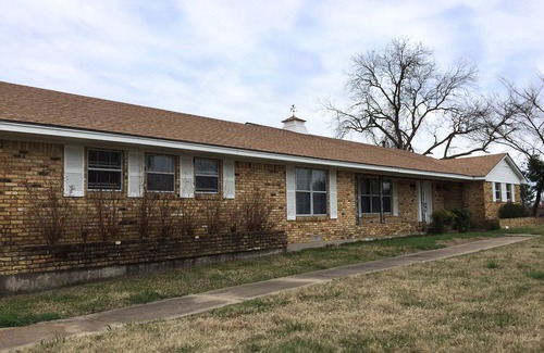 Westminster House | Family-Friendly Eclectic Country Ranch Near Trenton