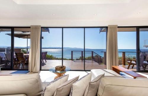 Culburra Beach House | Beachfront Eclipse with Breathtaking Views & Family-Friendly Perks