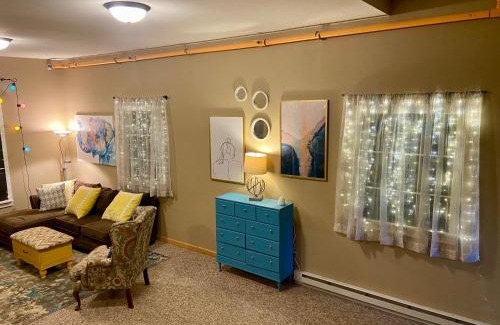 Pepin Apartment | Cozy Eclipse Condo: 2 Bedroom Retreat Steps from Beach