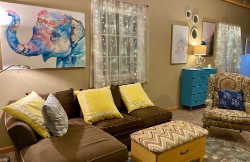 Pepin Apartment | Cozy Eclipse Condo: 2 Bedroom Retreat Steps from Beach