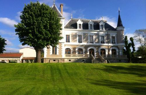 Saint-Paul en Jarez Hotel | Discover Eclosion Château Hôtel & Restaurant – Family-Friendly Stay