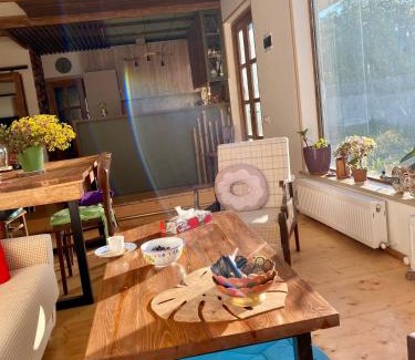 Vanadzor House | Eco Art House: Family-Friendly Retreat with Unique Style
