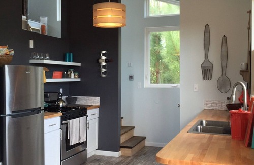 Waveland Cottage | Eco Beach House: Oceanfront Retreat with Pool & Breakfast