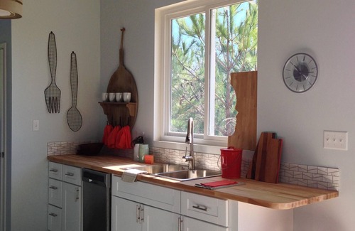 Waveland Cottage | Eco Beach House: Oceanfront Retreat with Pool & Breakfast