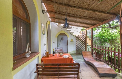 Vignacastrisi House | Discover Eco di Mare: Family-Friendly Retreat Awaits