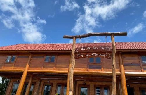 Quan Tom Cabin | Pet-Friendly Eco Floor Bird Song Lodge with Pool Access