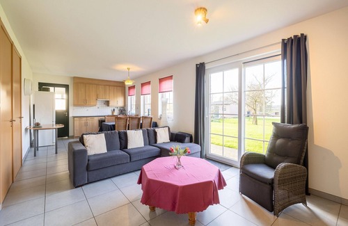 Sint Kruis House | Eco-Friendly Retreat with Garden and Family Amenities