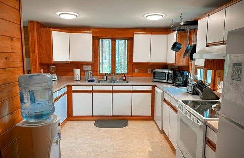 Trenton Apartment | Eco-Friendly Butterfly Haven with Ocean View near Acadia