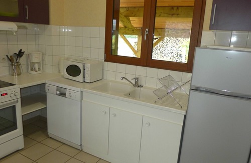 Vieville Cottage | Eco-Friendly Comfortable Stay with Garden and Terrace