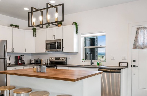 Pagosa Springs House | Eco-Friendly Home in a Lakefront Community - Walk to Dining & Shopping