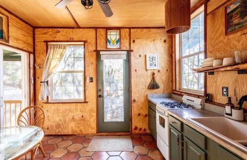 Blanco House | Eco-Friendly Treehouse Retreat with Spa & Hot Tub