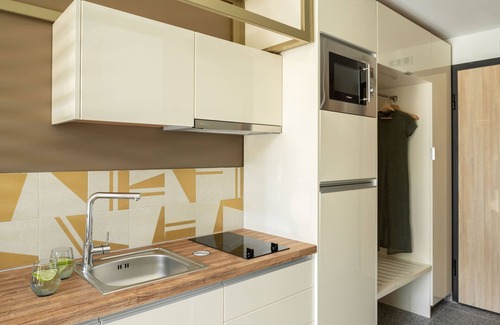 Toroni House | Eco Green Residences & Suites: Oceanfront Relaxation Awaits