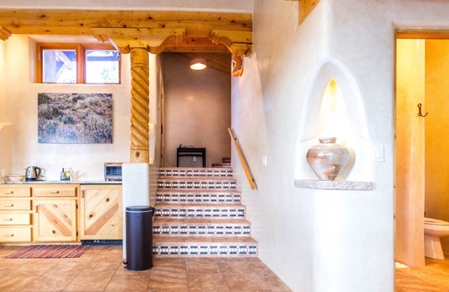 North Hills House | Eco Home With Amazing Mountain Views Close To Town