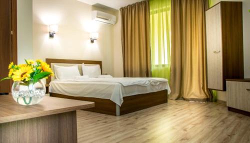 Kolarovo Hotel | Eco Hotel Momata: Family-Friendly Retreat with Pool & Breakfast