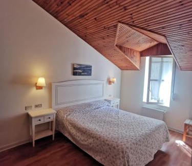 Mundaka Hotel | Eco Hotel Mundaka: Pet-Friendly Oasis with Ocean Views