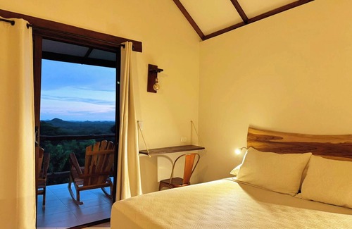 Usiacuri Hotel | Eco Hotel Summer Usiacurí: Family-Friendly Retreat with Pool