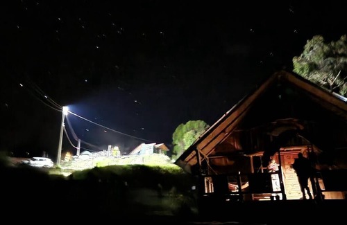 Libano Ski Chalet | Relax at Eco Hotel y Cabaña Dos Búhos: Pet Friendly Retreat