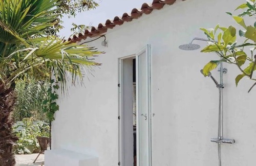 Torroella de Montgri Cottage | Eco House by the Beach - Family & Pet-Friendly Retreat