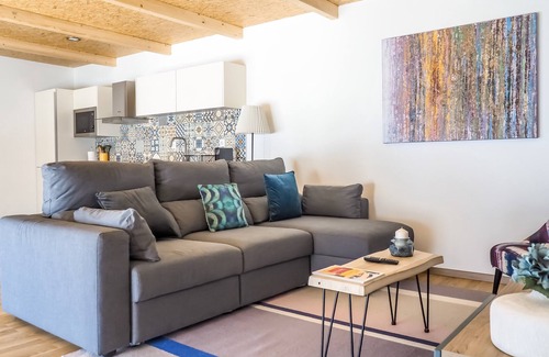 Charneca de Caparica e Sobreda House | Eco House Costa Da Caprica: Beachside Retreat with Pool