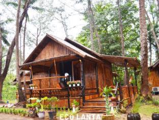 Ko Lanta Resort | Eco Lanta Hideaway Beach Resort: Relax by the Oceanfront