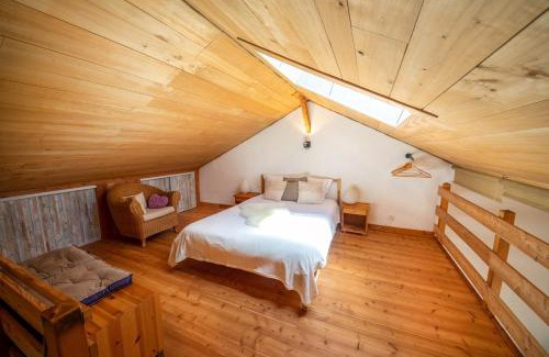 Plazac Apartment | Relax at Eco-Lodge Étoile de Jor - Pet Friendly Retreat