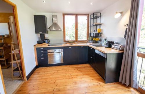 Plazac Apartment | Relax at Eco-Lodge Étoile de Jor - Pet Friendly Retreat