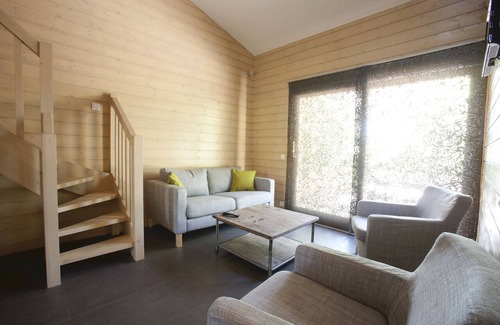 Saint-Antonin-du-Var Ski Chalet | Eco-Lodge in a Provence Vineyard: Family-Friendly Retreat