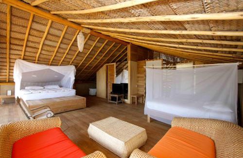 Mancora Hotel | Discover Eco Lodge Mancora: Pool, Breakfast & High Ratings