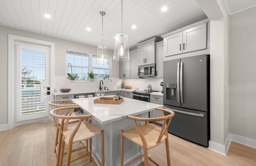 Cortez House | Inviting Canal Front Home with Private Dock at Hunter's Point