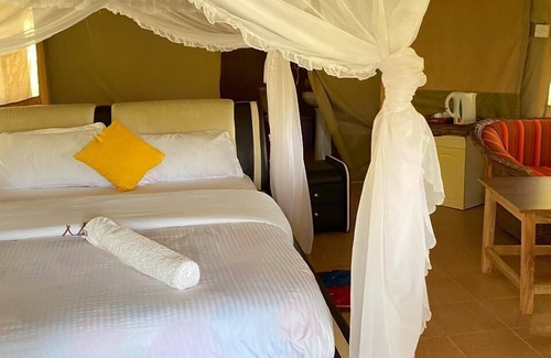 Maasai Mara Hotel | Explore Eco Mara Tented Camp: Family-Friendly Retreat