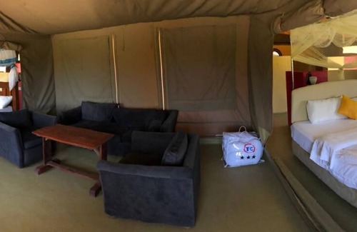 Maasai Mara Hotel | Explore Eco Mara Tented Camp: Family-Friendly Retreat