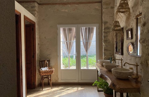 Aielo de Malferit House | Eco Maset: Nature Retreat with Pool and Pet-Friendly Amenities