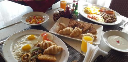 Zwartkop Hotel | Eco Park Lodge: Family-Friendly Retreat with Pool & Breakfast