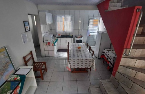 Apiai House | Eco Residencial Martins: Perfect for Families and Pets