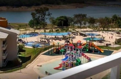 Caldas Novas Apartment | Eco Resort Ilhas do Lago: Oceanfront Retreat with Pool