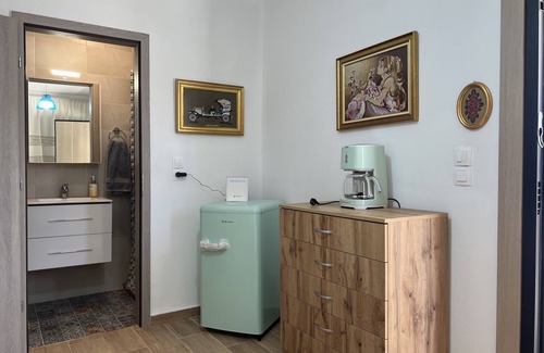 Saronikos Apartment | Cozy Eco Studio Flat with Ocean View in Kalyvia Thorikou