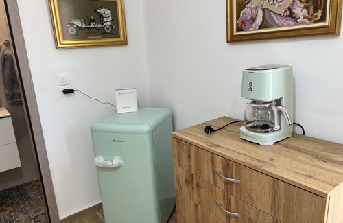 Saronikos Apartment | Cozy Eco Studio Flat with Ocean View in Kalyvia Thorikou