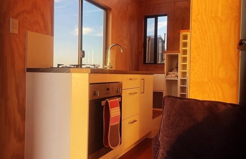 Portland Cottage | Eco-Friendly Tiny Home Williwa: Guest Rated 9.6/10