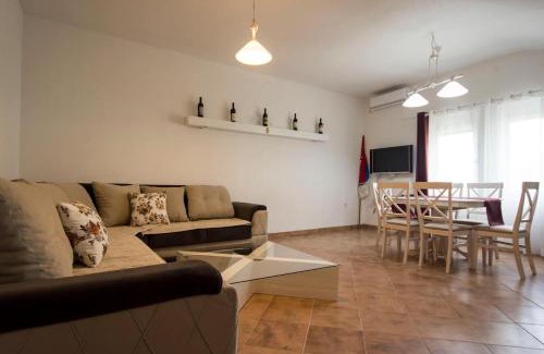 Virpazar Apartment | Discover Eco Village Experience at Skadar Lake - Child Friendly