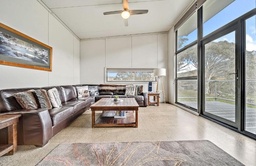 Crackenback House | Eco-Friendly Ecocrackenback Chalet Near the Slopes